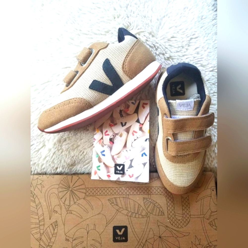 VEJA Kids Shoes *BRAND NEW*
